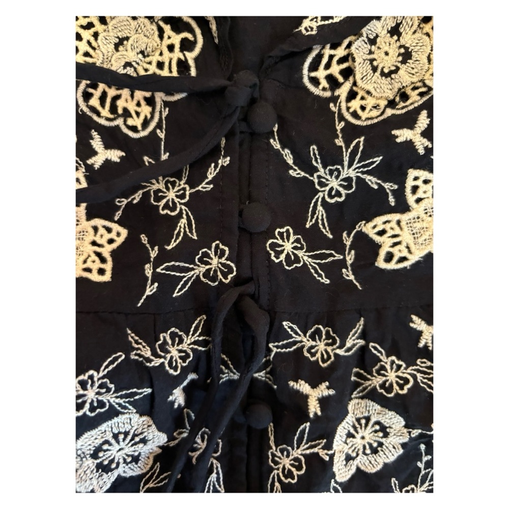 NWOT Anthropologie Embroidered Ruffle Crop Tie Top in Black & White Size XS - Picture 12 of 14